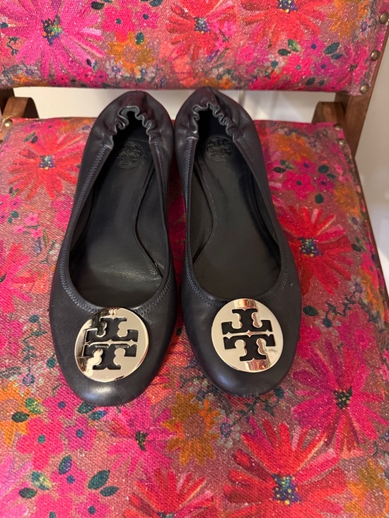 Tory Burch Shoes - Tory Burch Dark Navy Leather Logo Round-Toe Ballet Flats